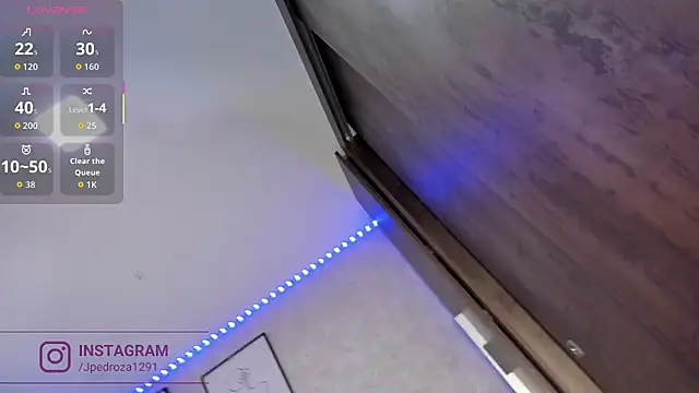 crystal beennz online show from December 5, 4:34 am