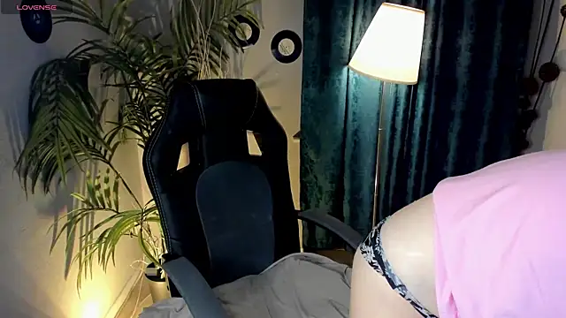 Lika 0ne online show from September 24, 11:53 am