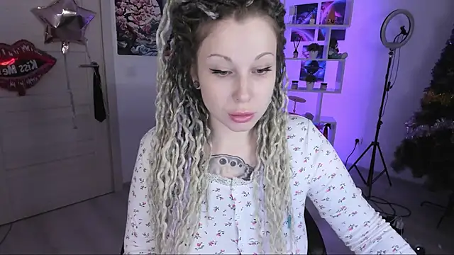 HoneySallyMoore online show from November 7, 1:44 am