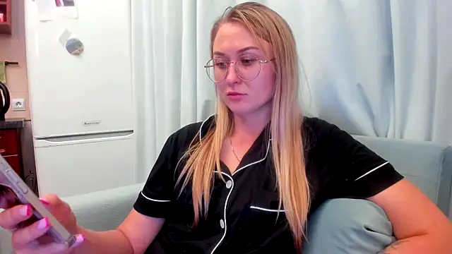 your Goddess Eva online show from October 8, 7:51 pm