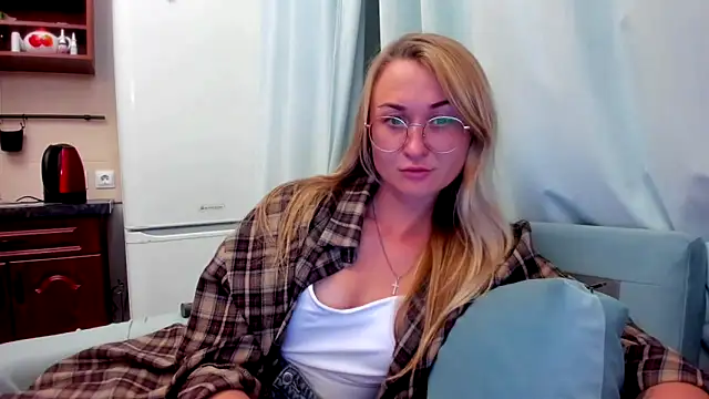 your Goddess Eva online show from September 11, 7:25 pm