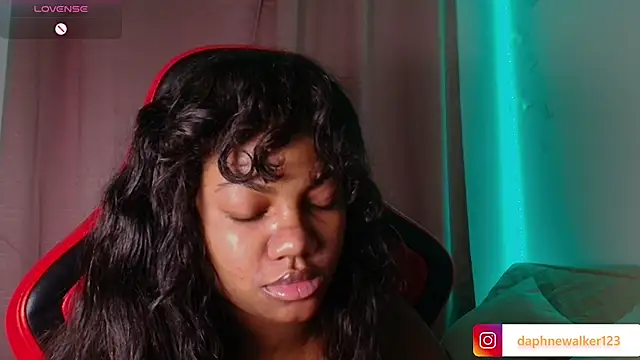 Daphnewalker   online show from February 17, 12:04 pm