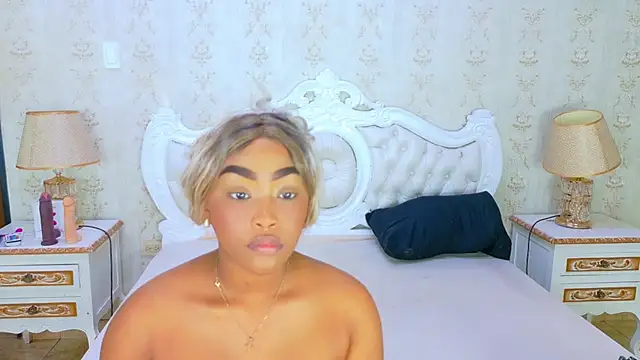 TianahGlow online show from October 3, 9:20 pm