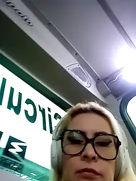 CandieGilson   online show from March 28, 11:21 am