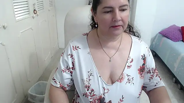 leonela 69 online show from April 13, 8:37 am