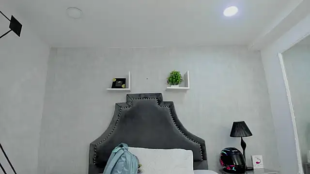 EmiliaRose  online show from November 28, 8:56 pm