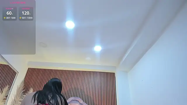 EmiliaRose  online show from December 14, 8:47 pm