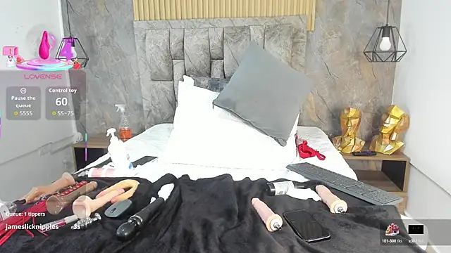 natasha steele online show from September 30, 10:36 pm