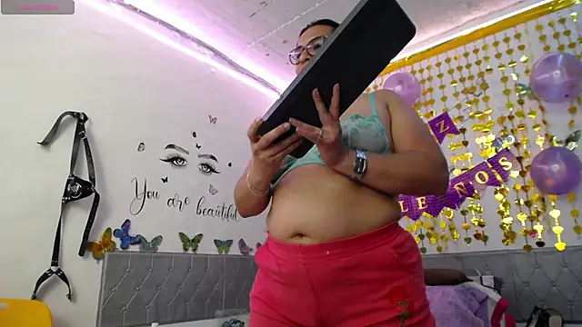 AlexaUllahX online show from March 12, 8:33 pm