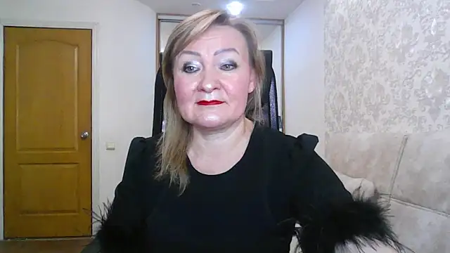 Victoria secrets  online show from October 13, 2:20 pm