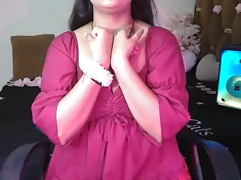 megancatluna online show from September 21, 7:07 am