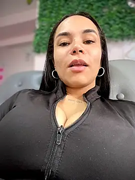 Naatalia online show from December 15, 9:20 pm