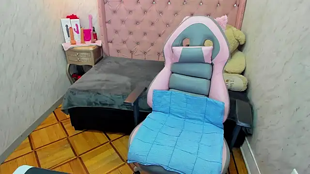 Lianngrace online show from March 20, 2:22 pm