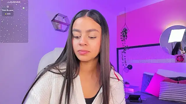 Bella walker  online show from March 19, 9:30 pm