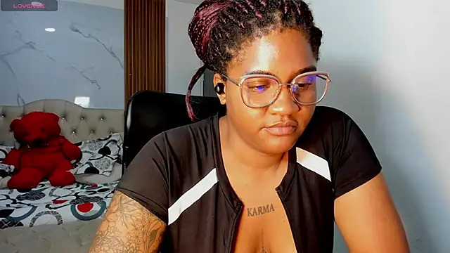 ZahraRose online show from March 14, 10:55 pm