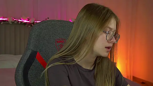 EveMundie online show from October 1, 12:43 pm