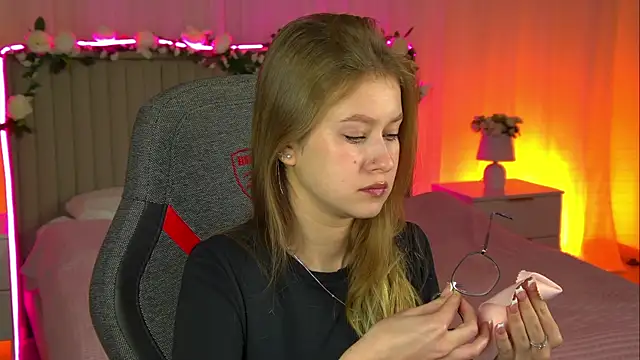 EveMundie online show from October 15, 12:19 pm