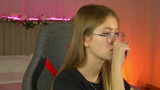 EveMundie online show from September 25, 12:37 pm