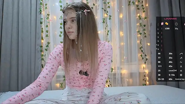 CarolinePepper online show from January 16, 2:02 pm