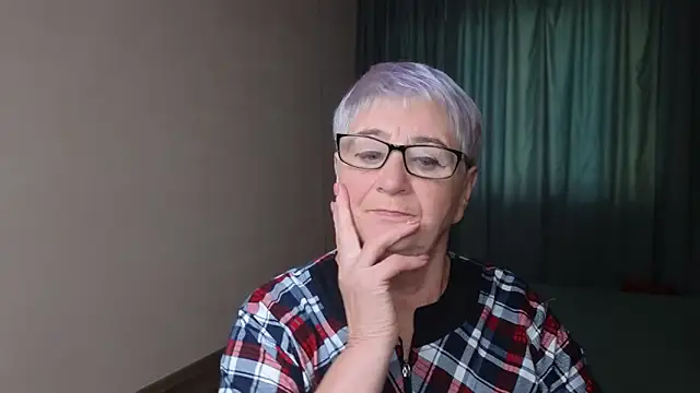 Sandra Snowflake online show from October 14, 1:35 pm