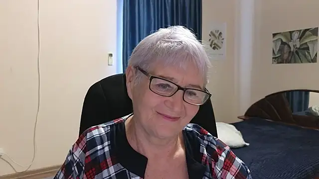 Sandra Snowflake online show from September 24, 4:22 am