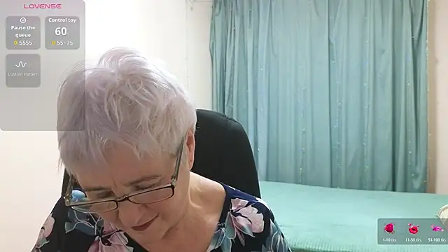 Sandra Snowflake online show from November 13, 12:26 pm