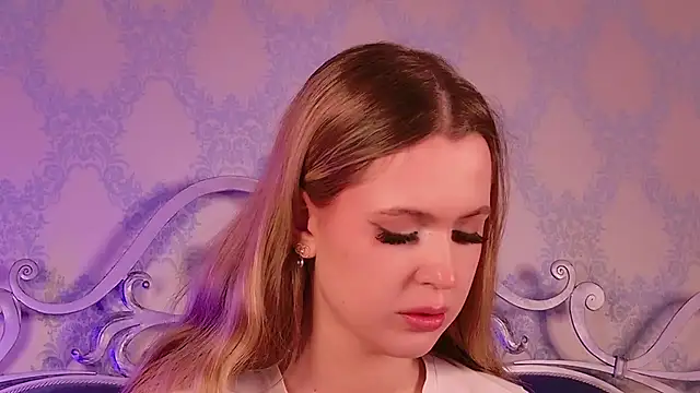 BECKI VRES online show from October 11, 10:01 pm