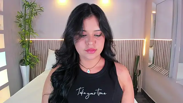 GeorginaReyes online show from December 15, 10:37 pm