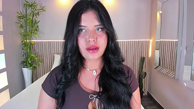 GeorginaReyes online show from December 17, 10:47 pm