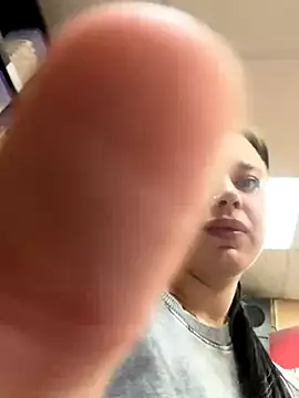 AlishaOfThorns online show from September 17, 11:30 am