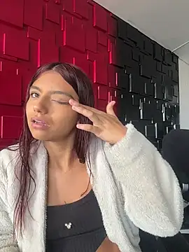 Emily-teen online show from February 3, 2:44 pm