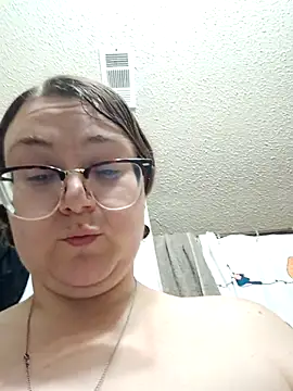 HTXBELLE online show from September 19, 4:22 am