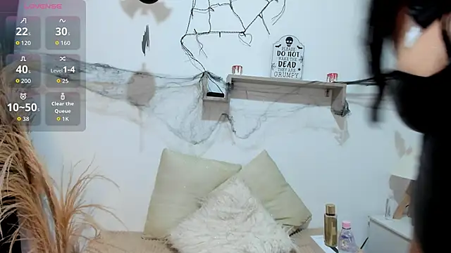 emily-777 online show from October 28, 11:20 pm