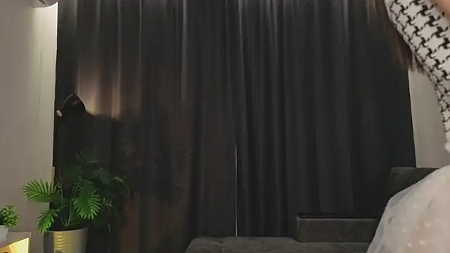 Nerdy Amy online show from November 21, 3:58 pm