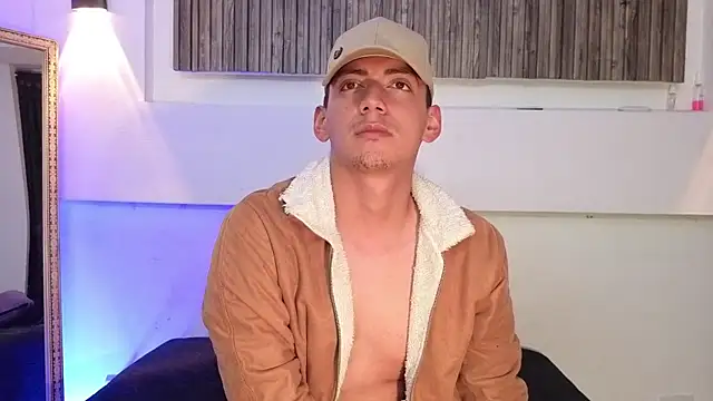 aron and paula online show from November 18, 5:41 am