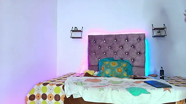 Rousemilf4u online show from April 9, 8:36 pm