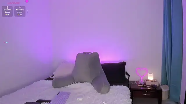  lucianapalmer online show from January 9, 7:51 pm