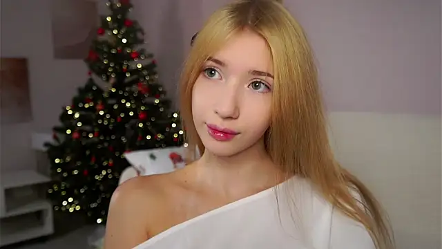 SunnivaCovil online show from January 10, 2:44 pm