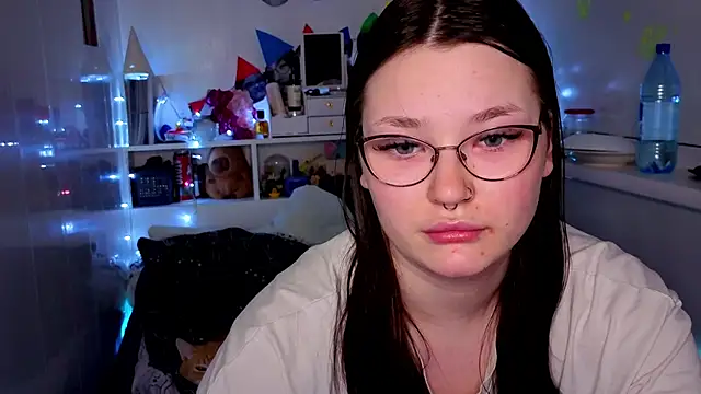 milliedoll online show from November 1, 6:45 pm