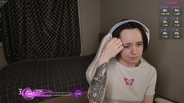 Luna Loveee online show from February 18, 3:38 am