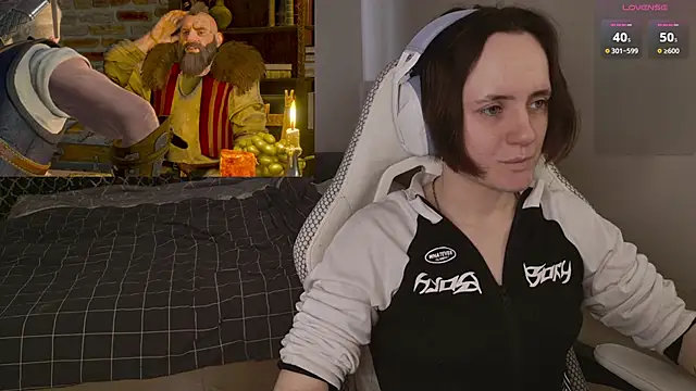 Luna Loveee online show from April 10, 6:30 am