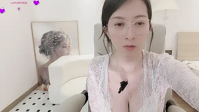 Dazzlebean online show from January 13, 1:04 pm