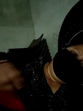 sharnjit299 online show from December 5, 5:58 pm