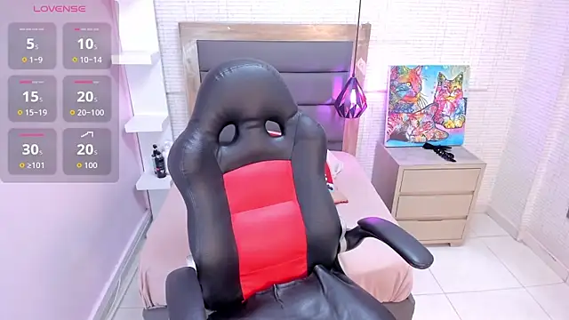 MEGANZARICK online show from December 19, 3:32 am