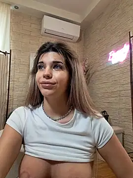 Bella Posh online show from March 3, 7:03 am