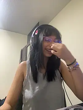 Seren Bleck online show from October 5, 3:28 pm