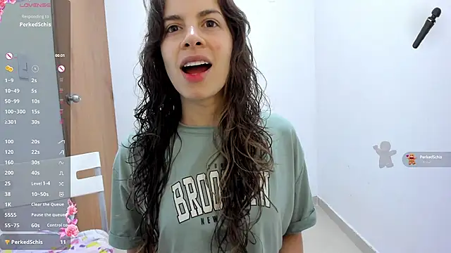 jessyegoldenn online show from April 17, 1:13 pm