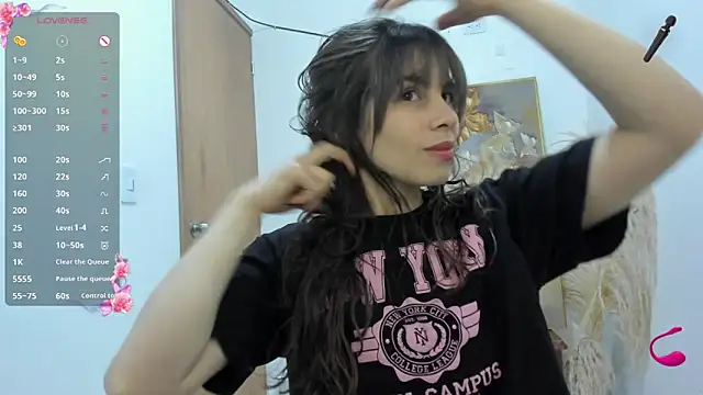 jessyegoldenn online show from December 19, 7:50 pm