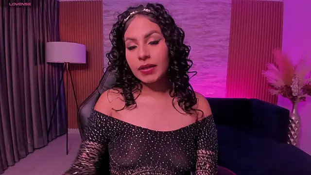 hannah thomson  online show from October 21, 4:16 am