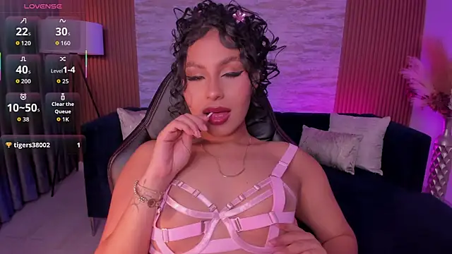 hannah thomson  online show from October 24, 4:19 am